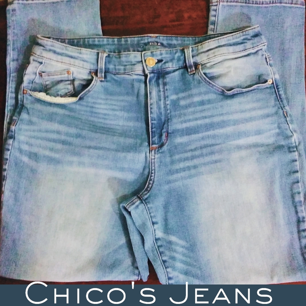 Chicos Medium wash Jeans straight leg Jeans Sz 34
